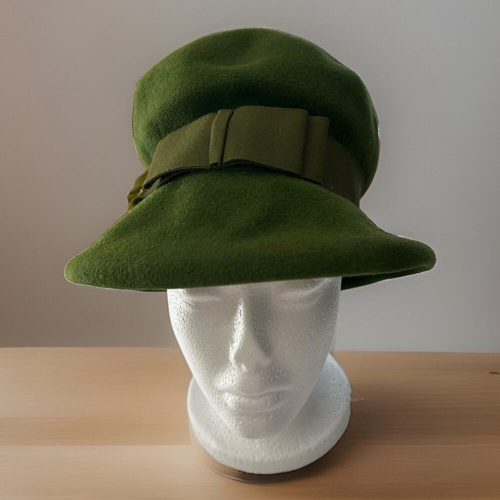 Vtg 1960s Gladys & Belle Jr Olive Grn Felt Cloche Bucket Hat Ital Body Mod XS